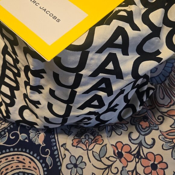 The Bucket - Picture 3 of 5